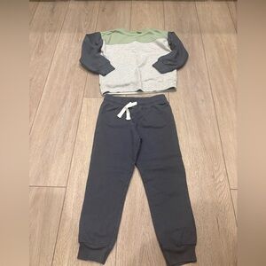 Kids Gray and Green Sweatshirt and Pants Set 5T